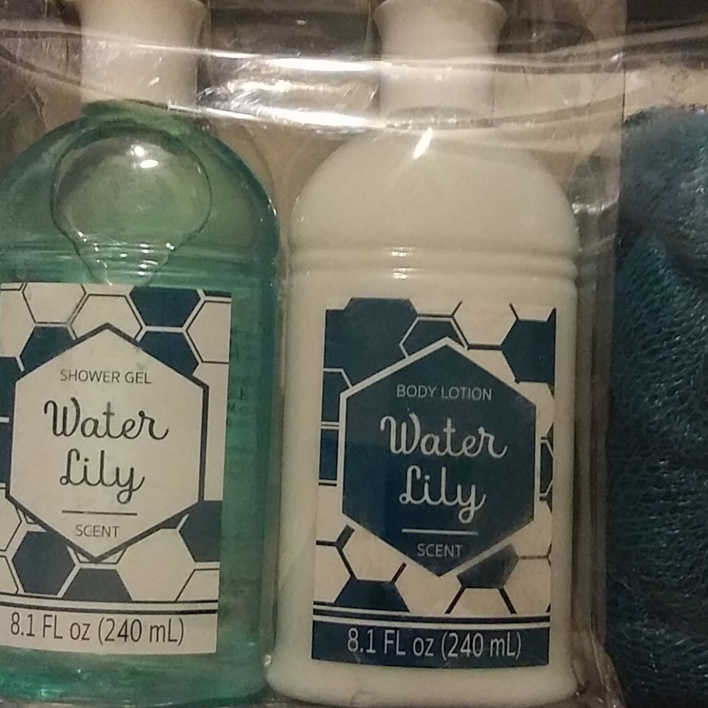 Bath Set 2 - Picture 2 of 3